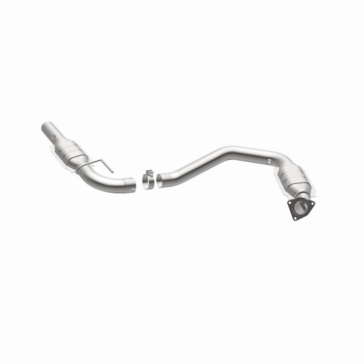 MagnaFlow CARB-Grade Direct-Fit Catalytic Converter - Chevrolet Express 2500 2003-2005 6.0L - Driver Side, view 24