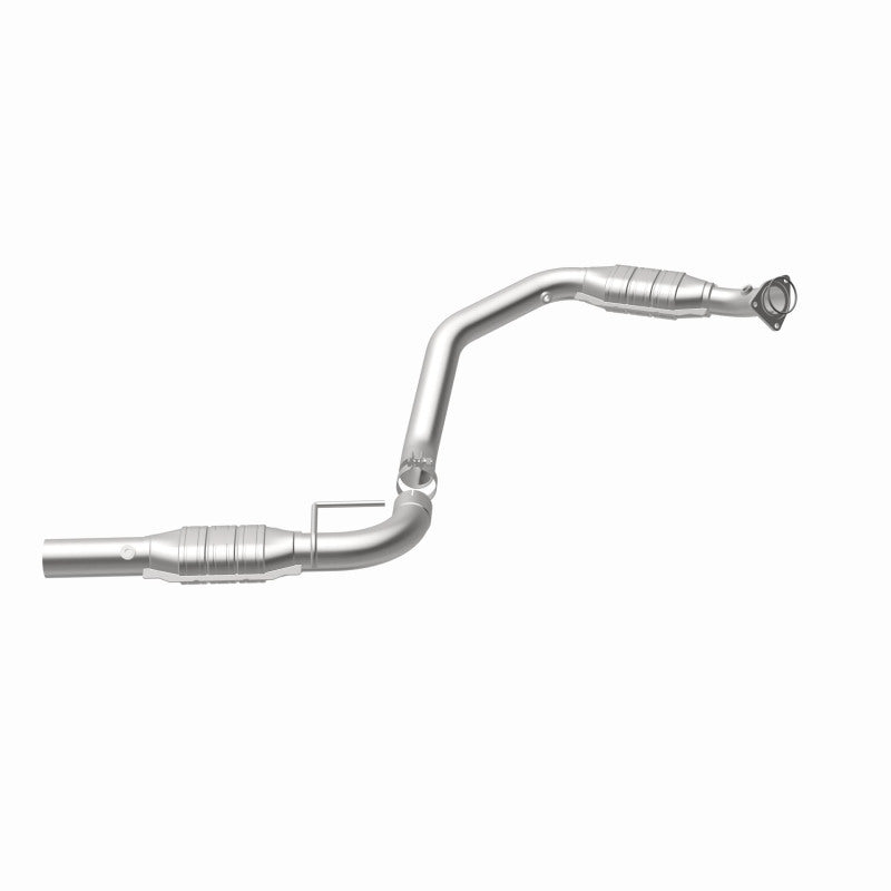 MagnaFlow CARB-Grade Direct-Fit Catalytic Converter - Chevrolet Express 2500 2003-2005 6.0L - Driver Side, view 27