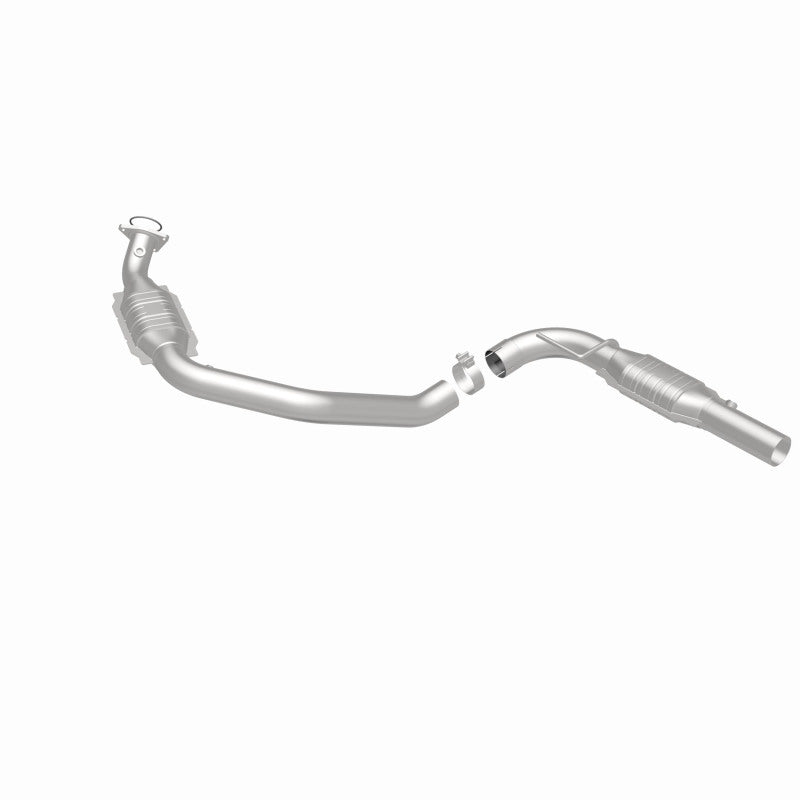 MagnaFlow CARB-Grade Direct-Fit Catalytic Converter - Chevrolet Express 2500 2003-2005 6.0L - Driver Side, view 3