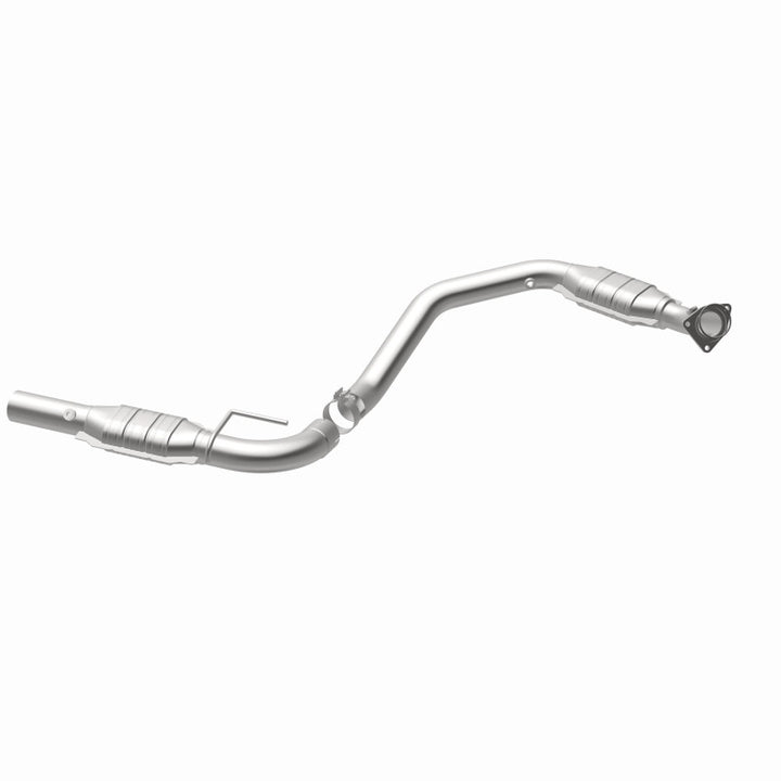 MagnaFlow CARB-Grade Direct-Fit Catalytic Converter - Chevrolet Express 2500 2003-2005 6.0L - Driver Side, view 34