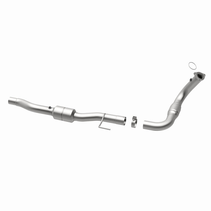 MagnaFlow CARB-Grade Direct-Fit Catalytic Converter - Chevrolet Avalanche / Suburban / GMC Yukon XL 2500 8.1L 2001-2005 - Driver Side, view 3