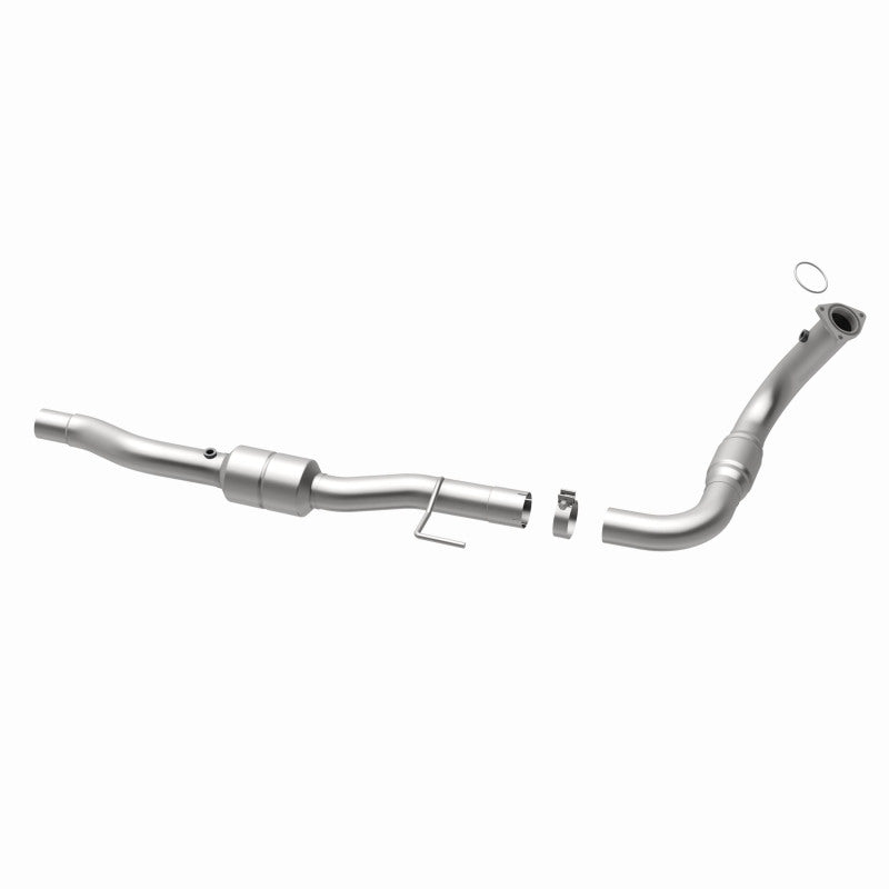 MagnaFlow CARB-Grade Direct-Fit Catalytic Converter - Chevrolet Avalanche / Suburban / GMC Yukon XL 2500 8.1L 2001-2005 - Driver Side, view 3