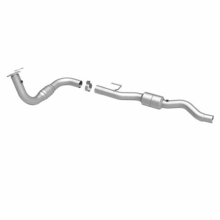 MagnaFlow CARB-Grade Direct-Fit Catalytic Converter - Chevrolet Avalanche / Suburban / GMC Yukon XL 2500 8.1L 2001-2005 - Driver Side, view 6