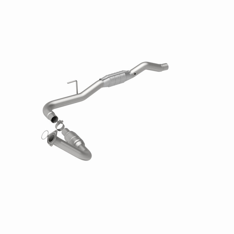 MagnaFlow CARB-Grade Direct-Fit Catalytic Converter - GMC Sierra / Chevrolet Silverado 2500 HD 6.0L 2001-2006 - Driver Side, view 10