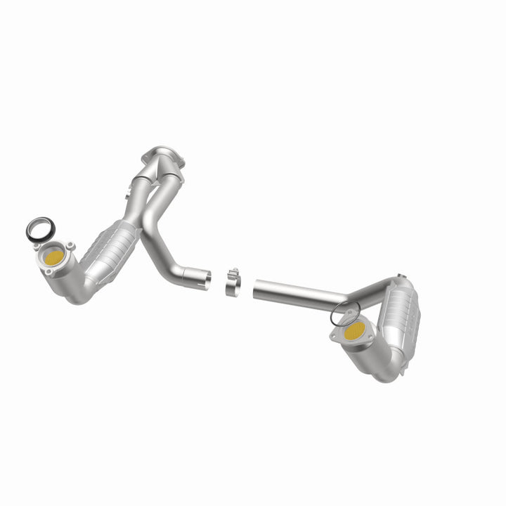 MagnaFlow CARB-Grade Direct-Fit Catalytic Converter - Chevrolet Silverado 1500 2002 4.3L, view 4