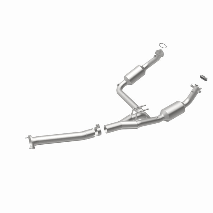 MagnaFlow CARB-Grade Direct-Fit Catalytic Converter - Chevrolet Express 1500 2003-2005 5.3L, view 2