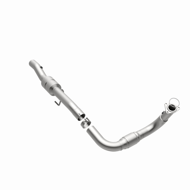 MagnaFlow CARB-Grade Direct-Fit Catalytic Converter - Chevrolet Silverado 2500 HD 2005-2006 6.0L - Driver Side, view 18