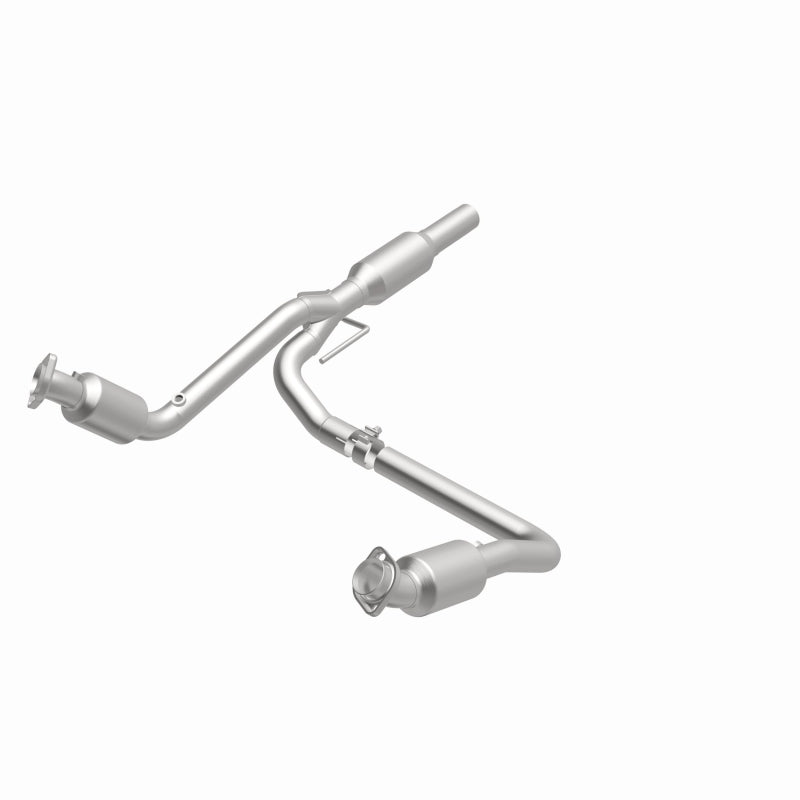 MagnaFlow CARB-Grade Direct-Fit Catalytic Converter - Dodge Ram 2500 5.9L (2001-2002), 360 degree view