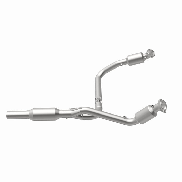 MagnaFlow CARB-Grade Direct-Fit Catalytic Converter - Dodge Ram 2500 5.9L (2001-2002), 360 degree view