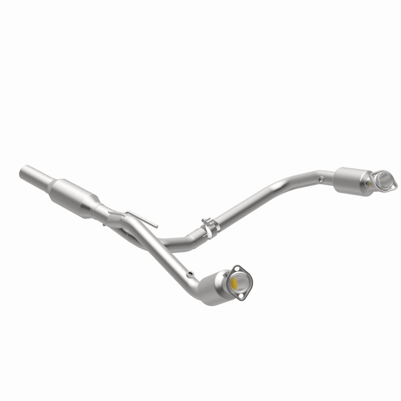 MagnaFlow CARB-Grade Direct-Fit Catalytic Converter - Dodge Ram 2500 5.9L (2001-2002), 360 degree view