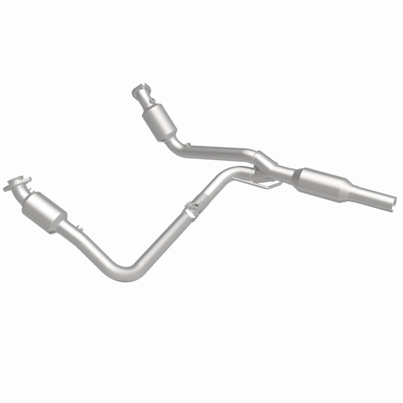MagnaFlow CARB-Grade Direct-Fit Catalytic Converter - Dodge Ram 2500 5.9L (2001-2002), 360 degree view