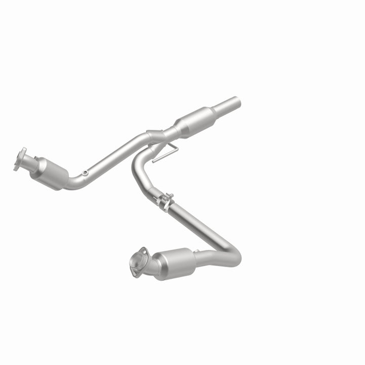 MagnaFlow CARB-Grade Direct-Fit Catalytic Converter - Dodge Ram 2500 5.9L (2001-2002), view 4