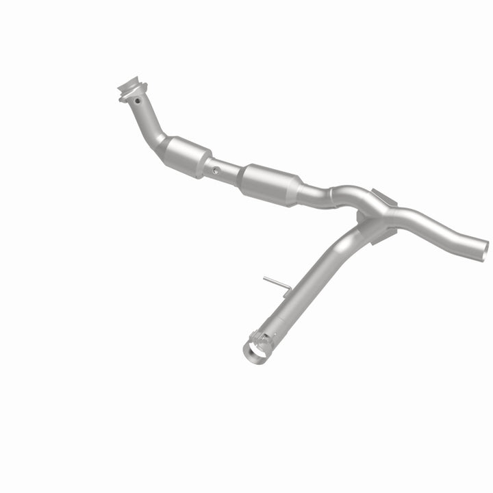 MagnaFlow CARB-Grade Direct-Fit Catalytic Converter - Ford F-150 5.4L (2004), 360 degree view