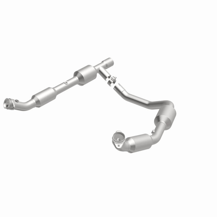 MagnaFlow CARB-Grade Direct-Fit Catalytic Converter - Ford E-350 Super Duty 2005-2008 5.4L, 360 degree view