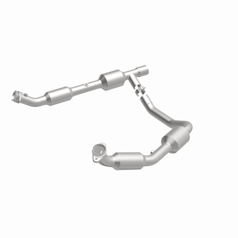 MagnaFlow CARB-Grade Direct-Fit Catalytic Converter - Ford E-350 Super Duty 2005-2008 5.4L, 360 degree view
