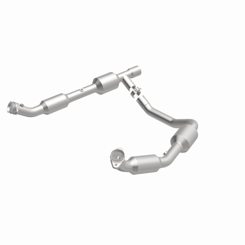 MagnaFlow CARB-Grade Direct-Fit Catalytic Converter - Ford E-350 Super Duty 2005-2008 5.4L, 360 degree view