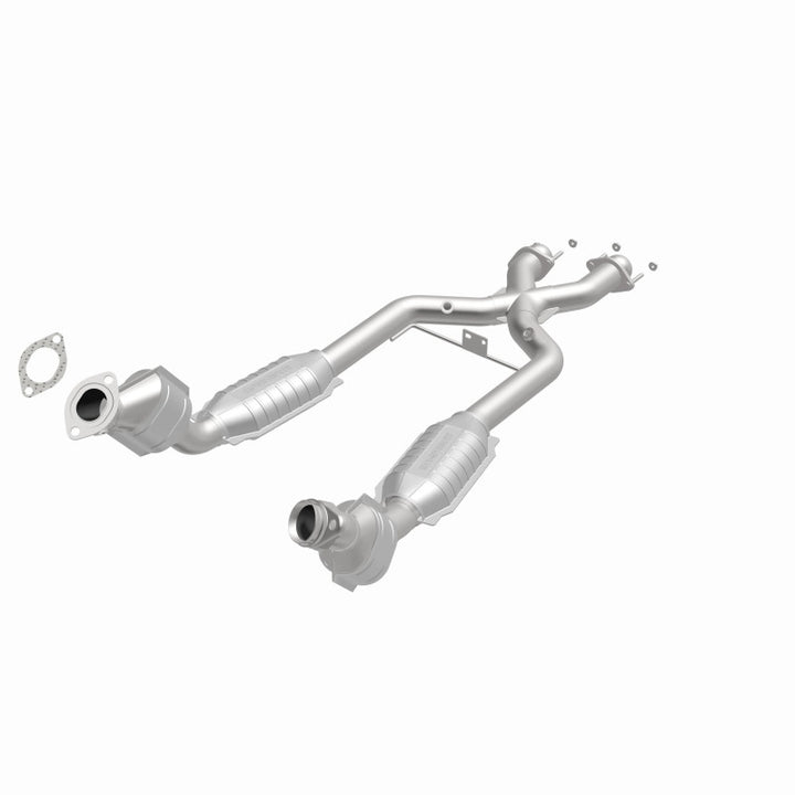 MagnaFlow HM-Grade Direct-Fit Catalytic Converter - Ford Mustang SVT Cobra 1996-1998 4.6L, 360 degree view
