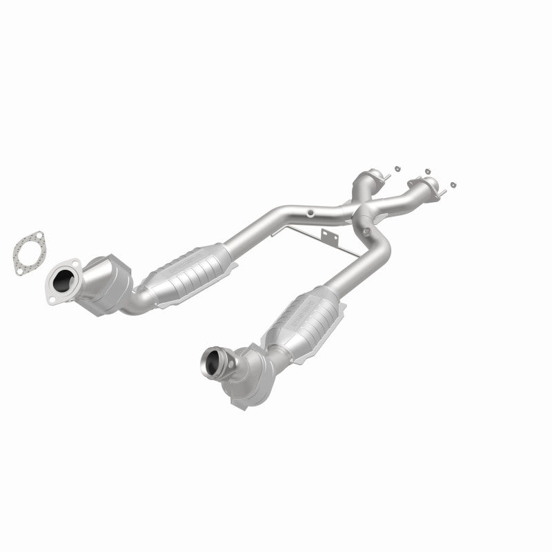 MagnaFlow HM-Grade Direct-Fit Catalytic Converter - Ford Mustang SVT Cobra 1996-1998 4.6L, 360 degree view
