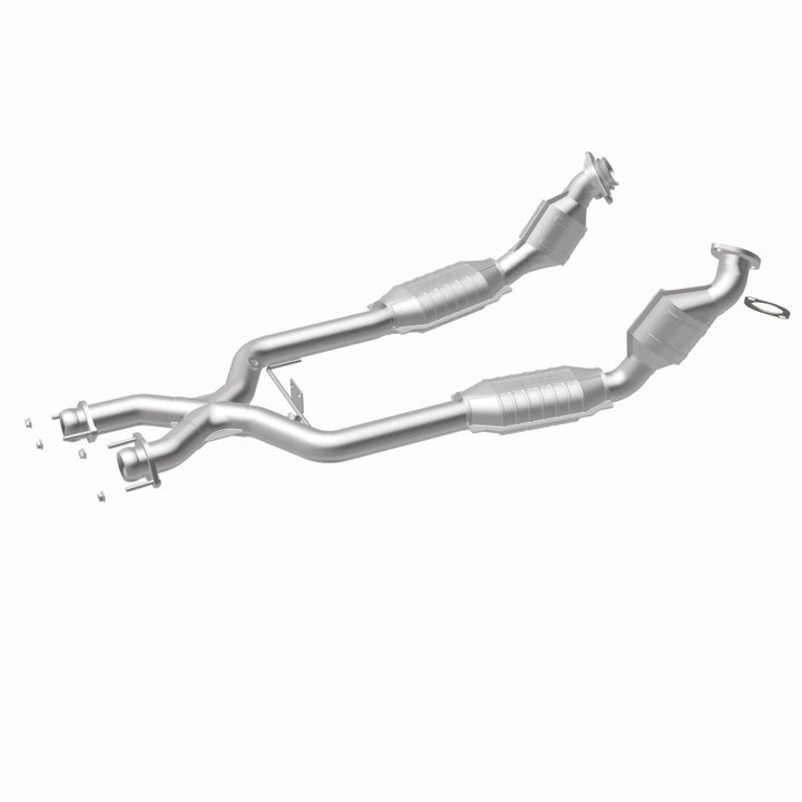 MagnaFlow HM-Grade Direct-Fit Catalytic Converter - Ford Mustang SVT Cobra 1996-1998 4.6L, 360 degree view