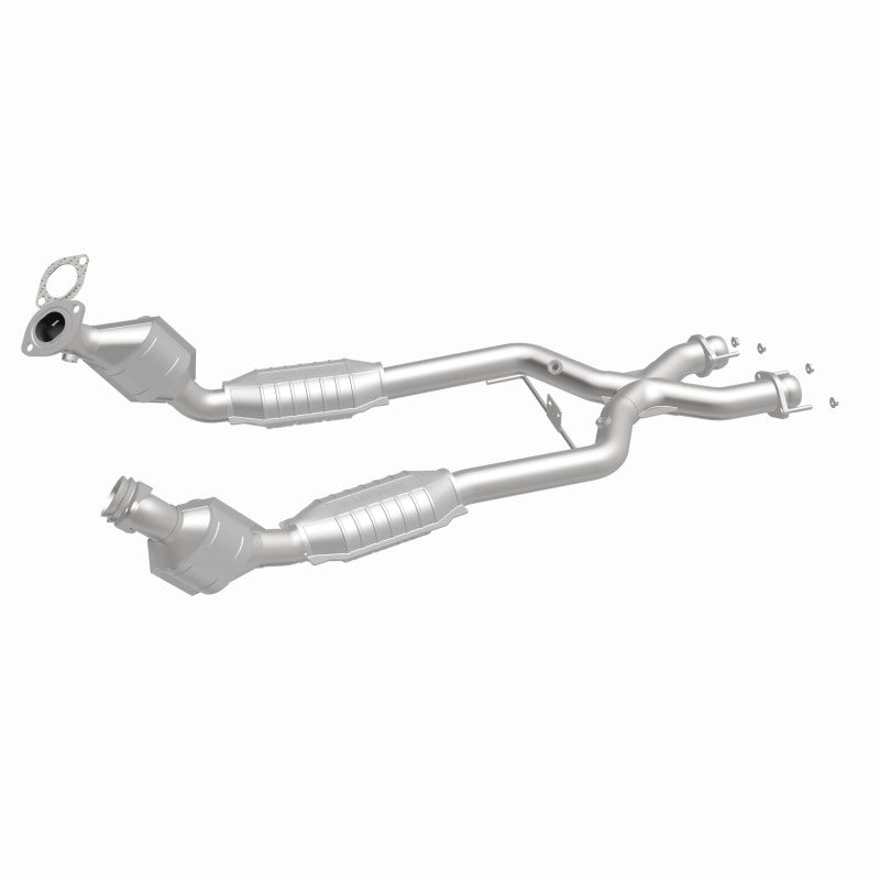 MagnaFlow HM-Grade Direct-Fit Catalytic Converter - Ford Mustang SVT Cobra 1996-1998 4.6L, 360 degree view