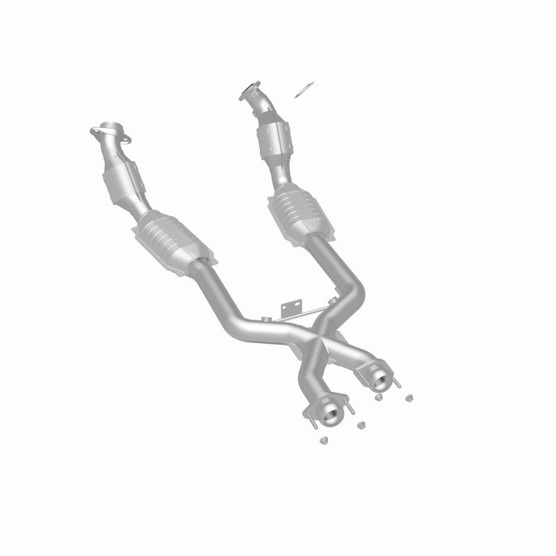 MagnaFlow HM-Grade Direct-Fit Catalytic Converter - Ford Mustang SVT Cobra 1996-1998 4.6L, 360 degree view