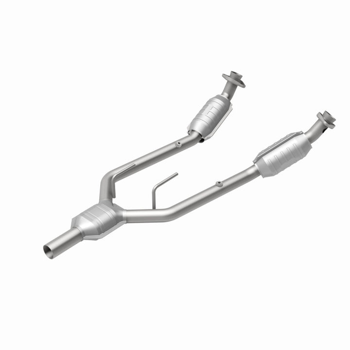 MagnaFlow HM-Grade Direct-Fit Catalytic Converter - Ford Thunderbird / Mercury Cougar 1996-1997 3.8L, view 4