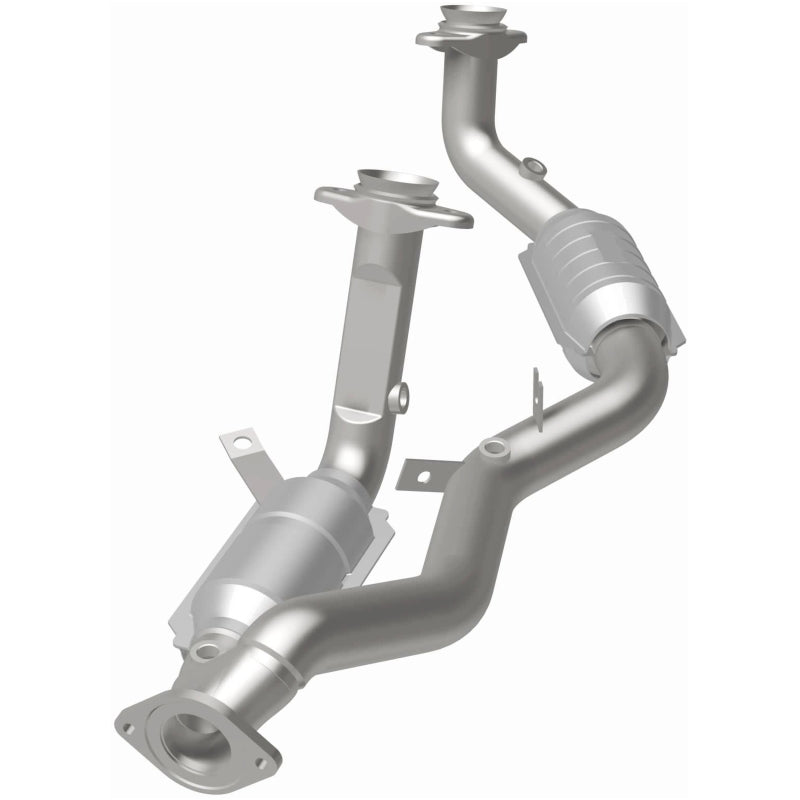 MagnaFlow HM Grade Direct-Fit Catalytic Converter - Ford Taurus 1996-1999 3.4L - Front, view 4