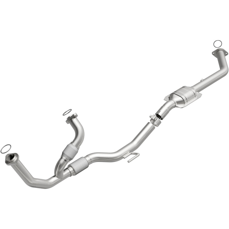 MagnaFlow HM Grade Direct-Fit Catalytic Converter - Toyota Sienna 1998-2000 3.0L, view 2