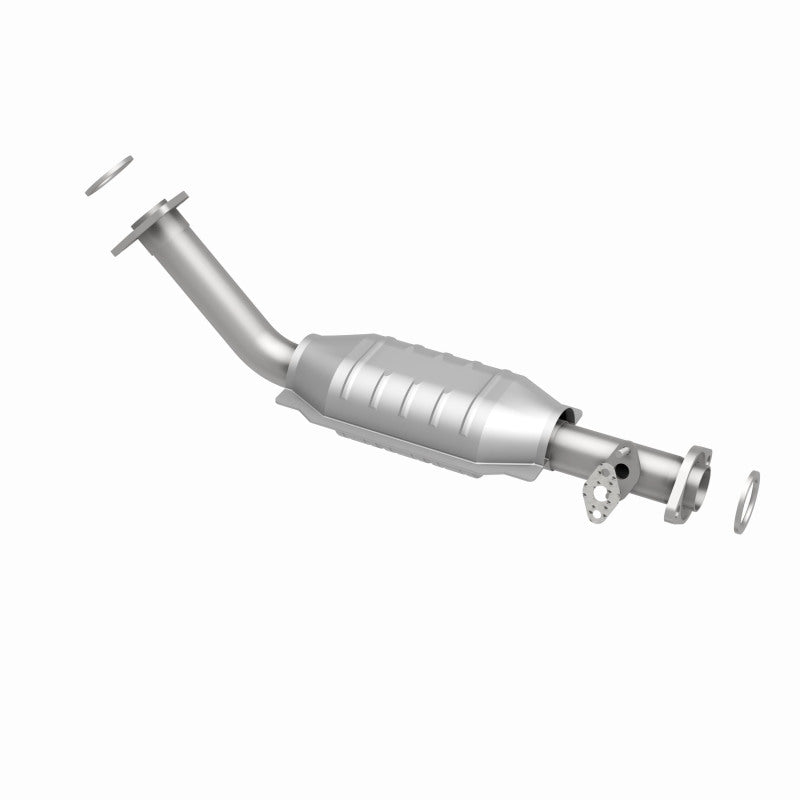 MagnaFlow HM Grade Direct-Fit Catalytic Converter - Toyota Tundra 2000-2002 4.7L - Front Passenger Side, view 3