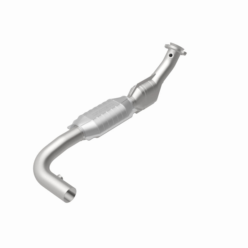 MagnaFlow HM-Grade Direct-Fit Catalytic Converter - Ford F-250 Expedition 1999-2000 5.4L - Driver Side, view 4