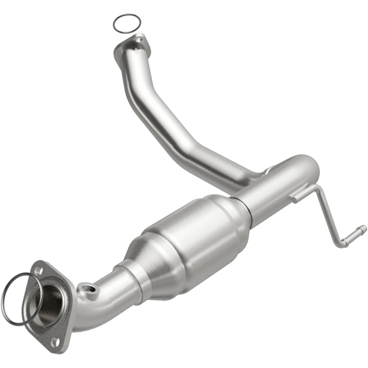 MagnaFlow HM-Grade Direct-Fit Catalytic Converter - Toyota 4Runner 2003-2009 FJ Cruiser - Driver Side Rear, view 2