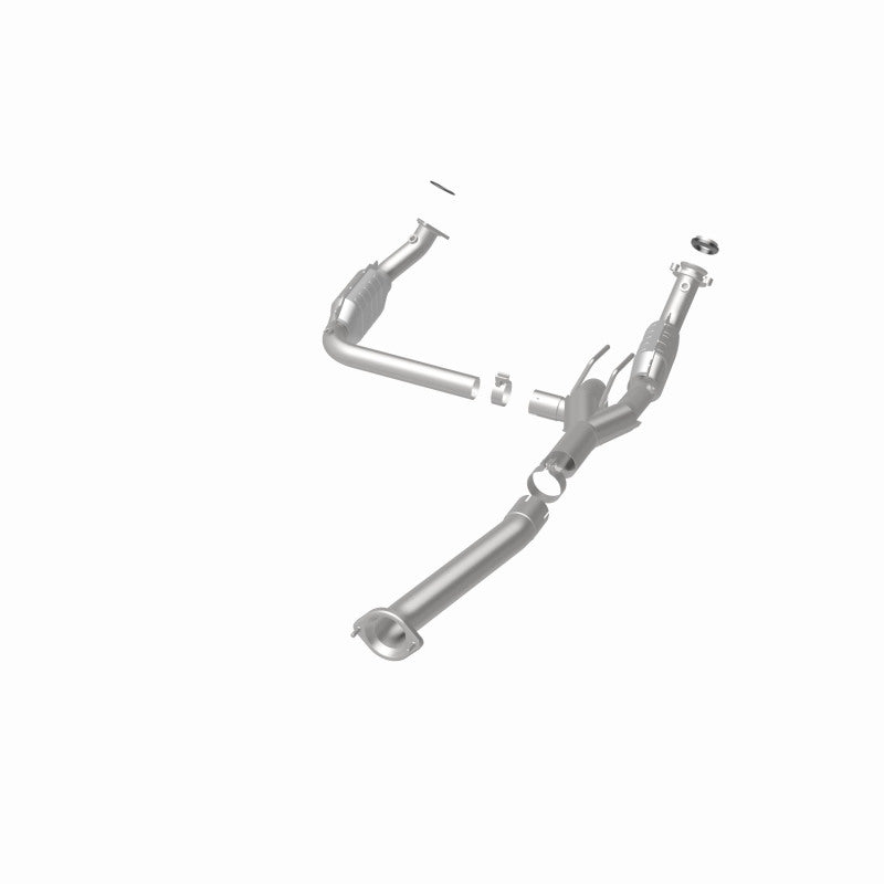 MagnaFlow HM-Grade Direct-Fit Catalytic Converter - Chevrolet Express GMC Savana 2003-2008 4.3L/5.4L, view 3