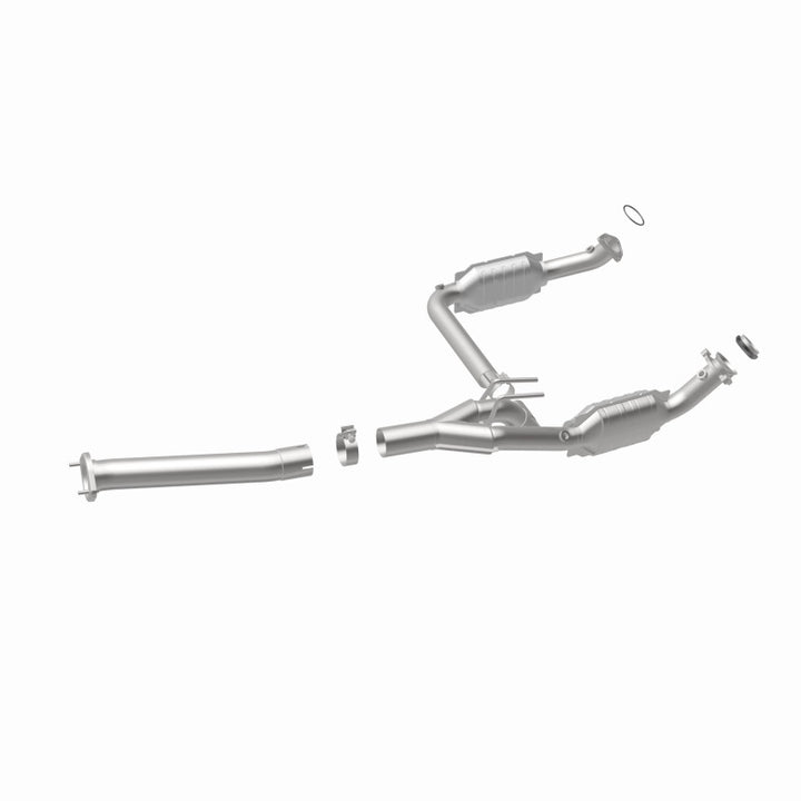 MagnaFlow HM-Grade Direct-Fit Catalytic Converter - Chevrolet Express GMC Savana 2003-2008 4.3L/5.4L, view 4