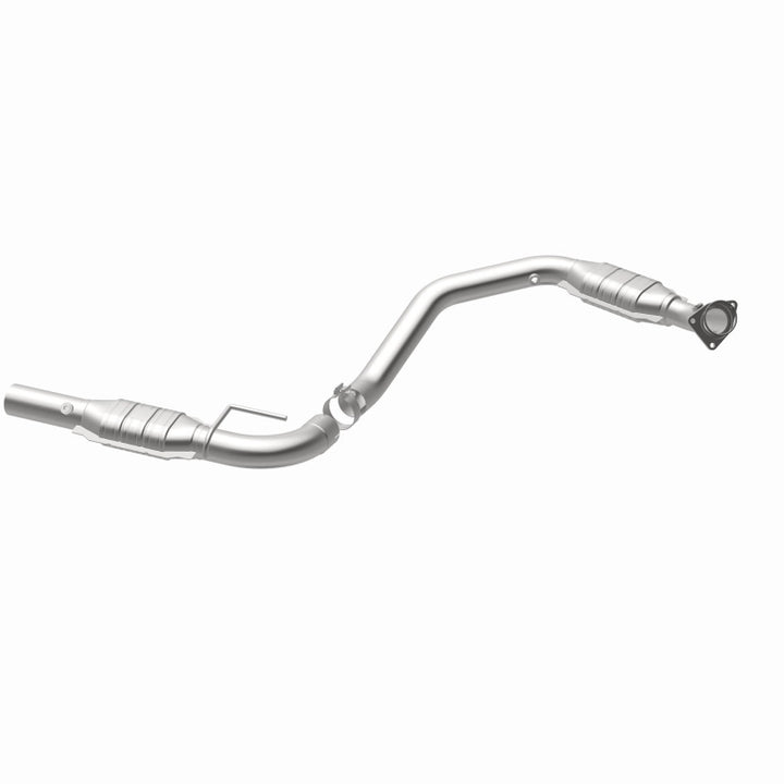 MagnaFlow HM-Grade Direct-Fit Catalytic Converter - Chevrolet Express / GMC Savana 2500 / 3500 4.8L 2003-2009 - Left, view 26