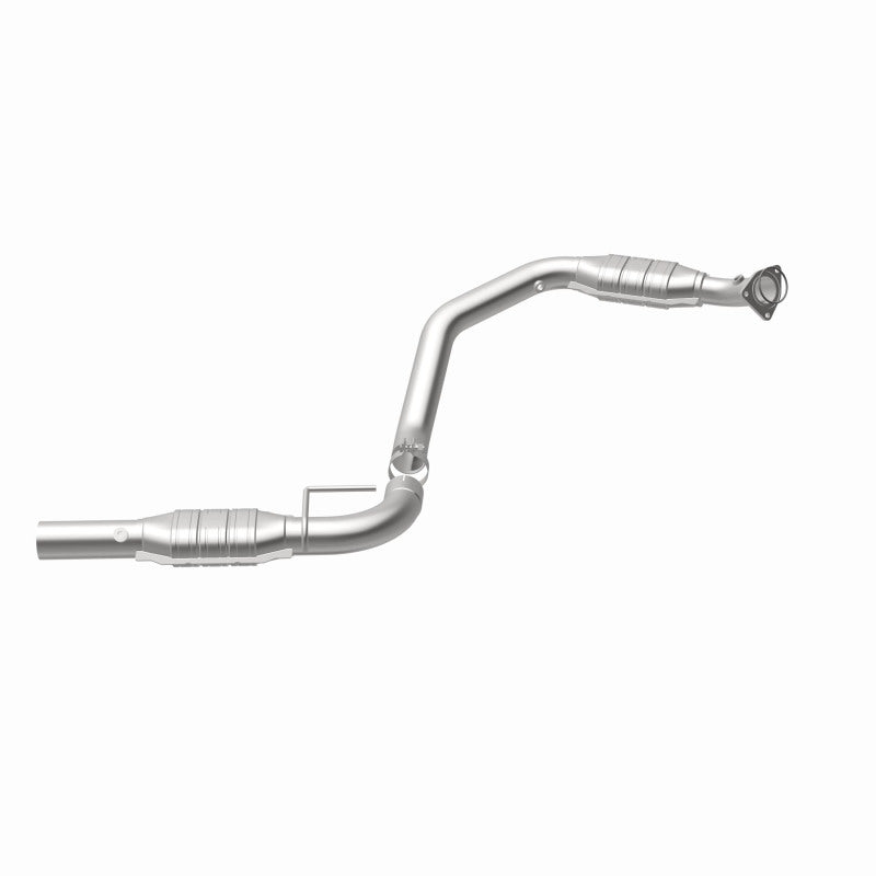 MagnaFlow HM-Grade Direct-Fit Catalytic Converter - Chevrolet Express / GMC Savana 2500 / 3500 4.8L 2003-2009 - Left, view 4