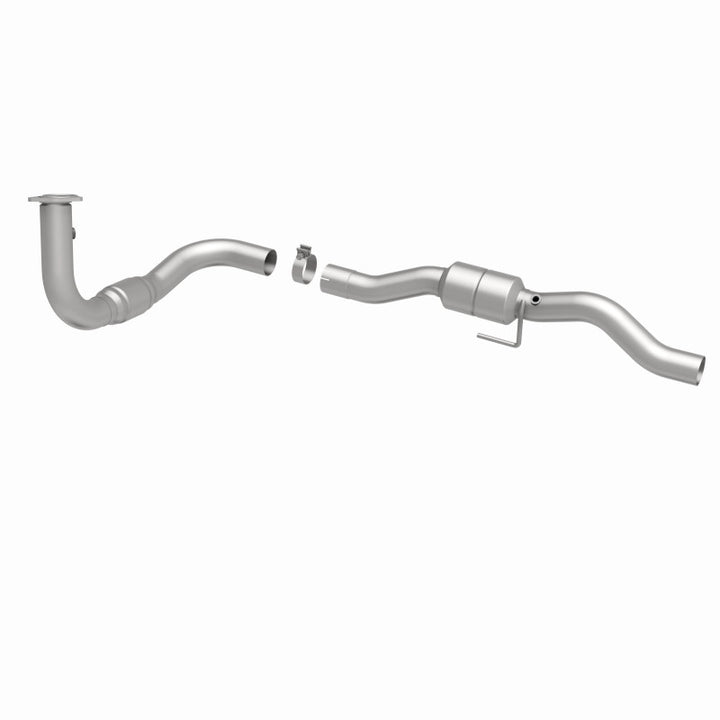 MagnaFlow HM-Grade Direct-Fit Catalytic Converter - Chevrolet Silverado GMC Sierra 2500 HD 8.1L (2001-2002) - Driver Side, 360 degree view