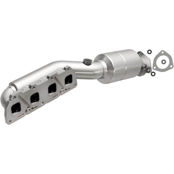 MagnaFlow HM-Grade Direct-Fit Catalytic Converter - Volkswagen Passat 2002-2004 4.0L W8