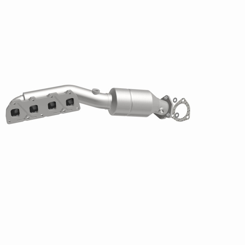 MagnaFlow HM-Grade Direct-Fit Catalytic Converter - Volkswagen Passat 2002-2004 4.0L W8, view 3