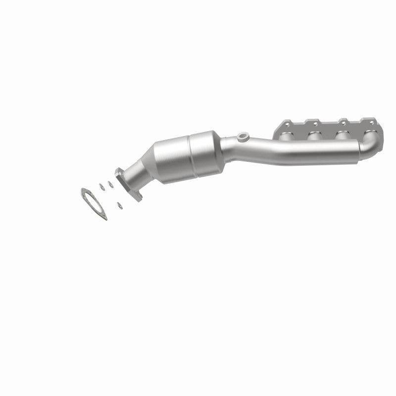 MagnaFlow HM-Grade Direct-Fit Catalytic Converter - Volkswagen Passat 2002-2004 4.0L W8, view 4