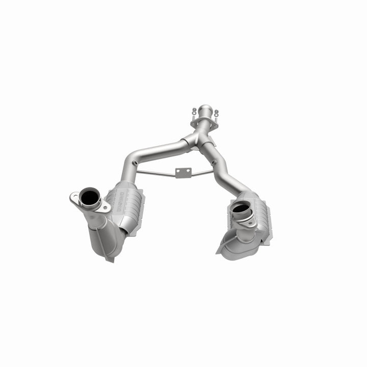 MagnaFlow HM-Grade Direct-Fit Catalytic Converter - Ford Mustang 1996-1998 3.8L, 360 degree view