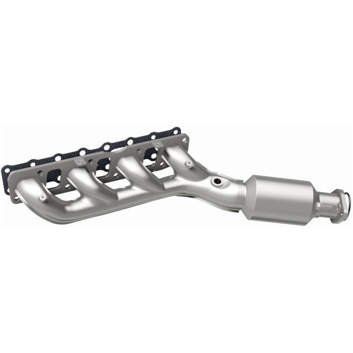 MagnaFlow HM-Grade Direct-Fit Manifold Catalytic Converter - Nissan Titan / Armada / Infiniti QX56 5.6L 2004-2017 - Driver Side, view 29