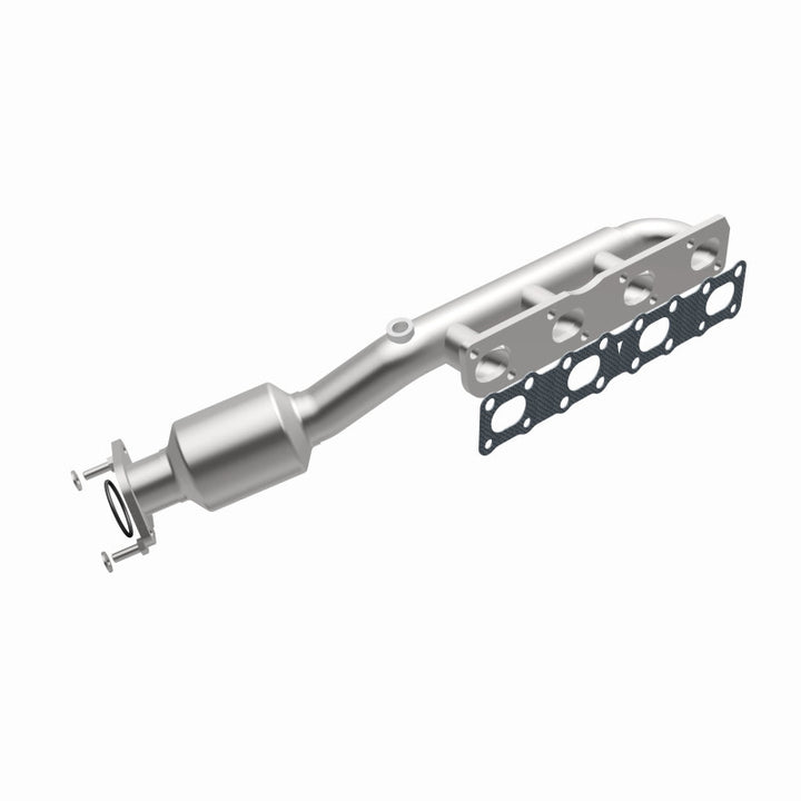 MagnaFlow HM-Grade Direct-Fit Manifold Catalytic Converter - Nissan Titan / Armada / Infiniti QX56 5.6L 2004-2017 - Driver Side, view 5