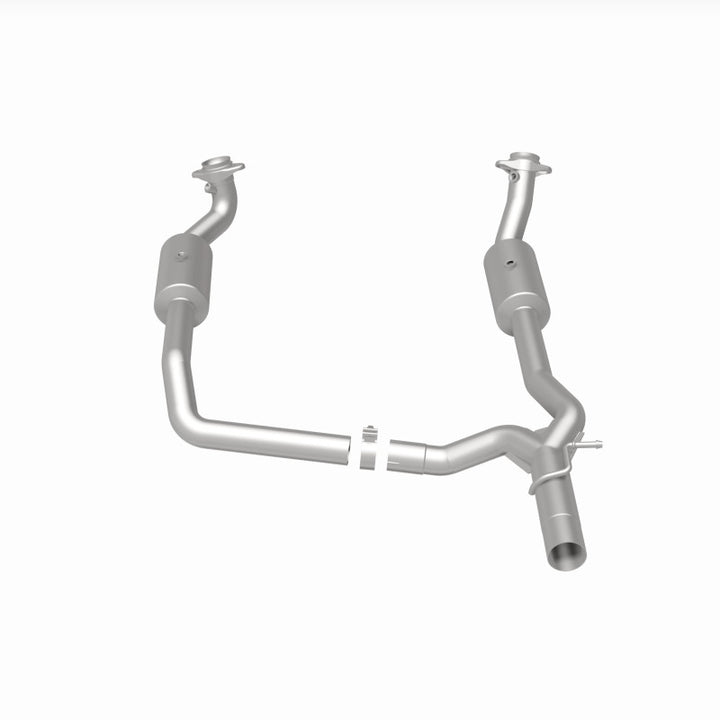 MagnaFlow OEM-Grade Direct-Fit Catalytic Converter - Ford E-350 Super Duty 2009-2019 6.8L - Underbody, view 3