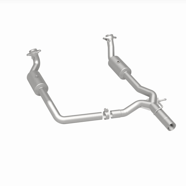 MagnaFlow OEM-Grade Direct-Fit Catalytic Converter - Ford E-350 Super Duty 2009-2019 6.8L - Underbody, view 6