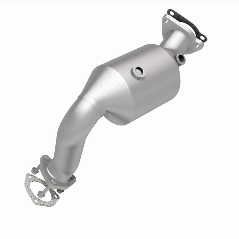 MagnaFlow OEM-Grade Direct-Fit Catalytic Converter - Audi A8 Quattro 2011-2012 4.2L - Close-Coupled, view 2
