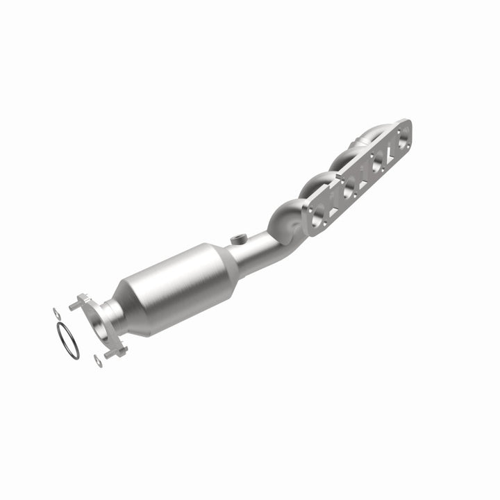 MagnaFlow OEM-Grade Direct-Fit Catalytic Converter - Infiniti QX56 / QX80 5.6L V8 2011-2017 (22-035), view 2