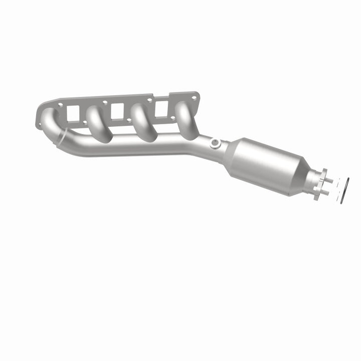 MagnaFlow OEM-Grade Direct-Fit Catalytic Converter - Infiniti QX56 / QX80 5.6L V8 2011-2017 (22-035), view 6