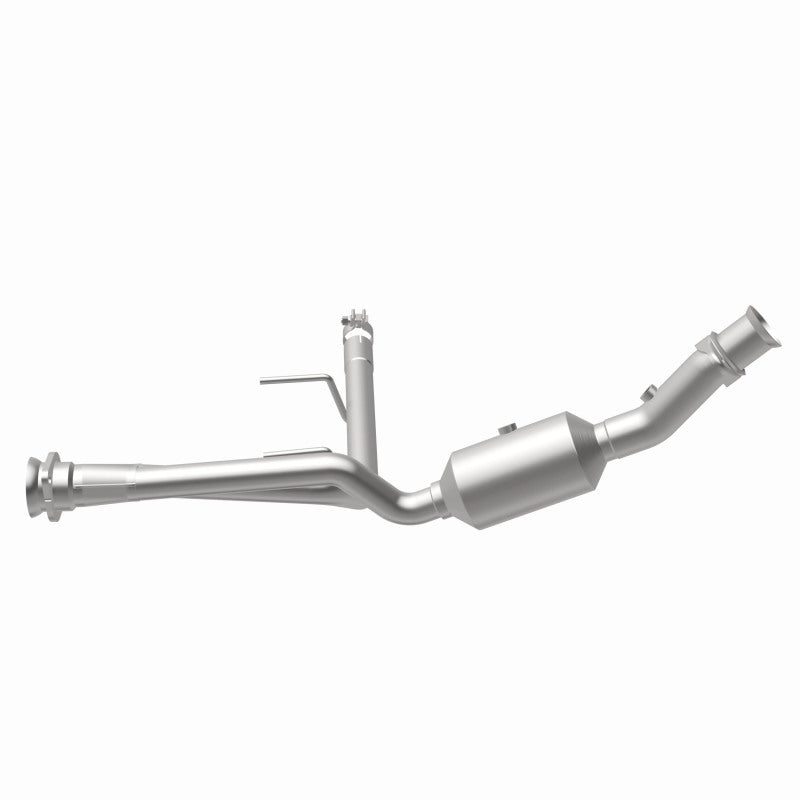 MagnaFlow OEM-Grade Direct-Fit Catalytic Converter - Ford F-150 2015-2020 3.3L/3.5L V6 - Right Underbody, 360 degree view