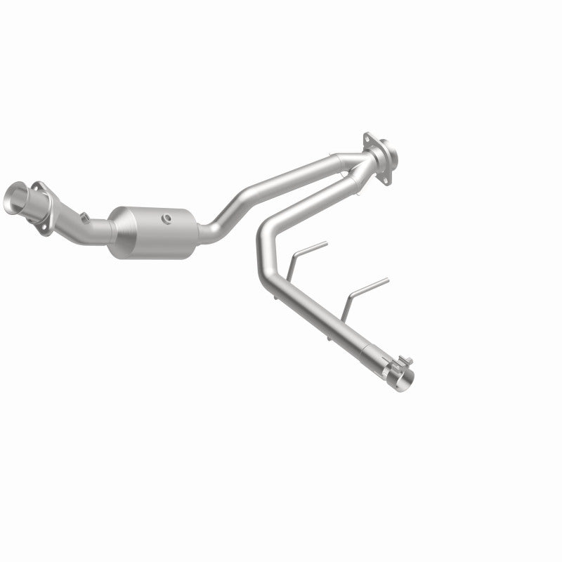 MagnaFlow OEM-Grade Direct-Fit Catalytic Converter - Ford F-150 2015-2020 3.3L/3.5L V6 - Right Underbody, 360 degree view
