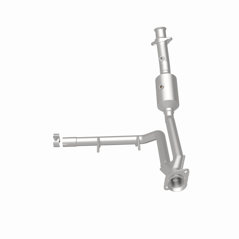 MagnaFlow OEM-Grade Direct-Fit Catalytic Converter - Ford F-150 2015-2020 3.3L/3.5L V6 - Right Underbody, 360 degree view